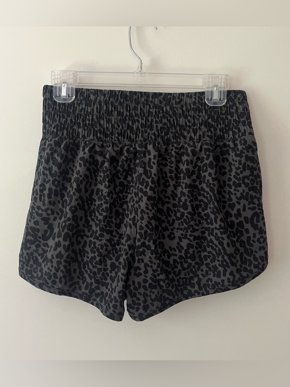 GAP Women's Black and Gray Leopard Athletic Shorts - Picture 3 of 4